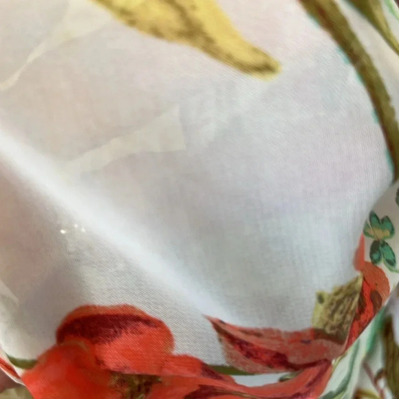 Floral flowy blouse. - Picture 3 of 5